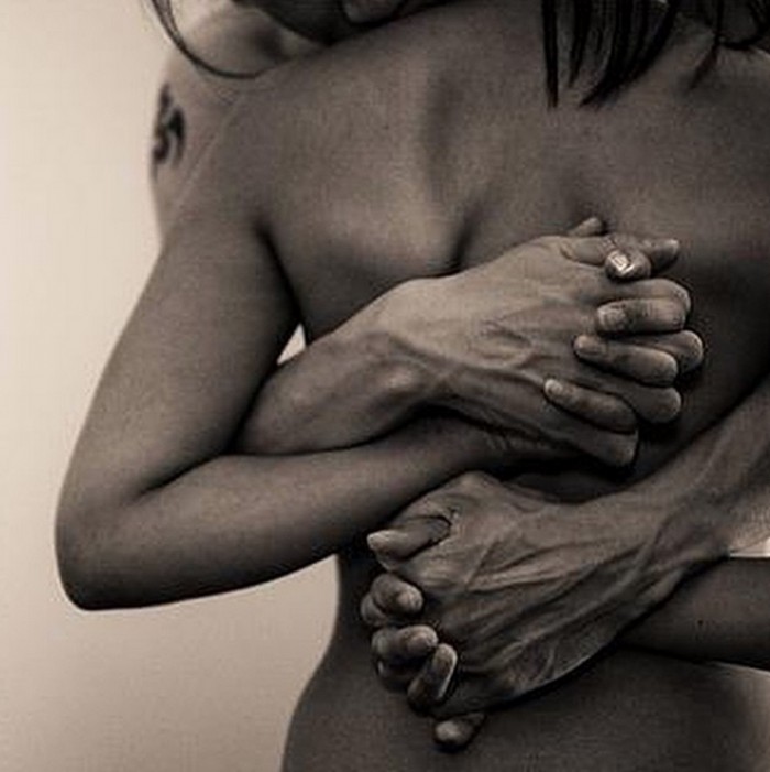 foria-naked-hugging-700x701